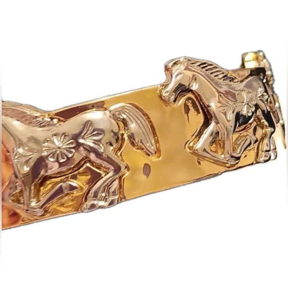 NWT ⚜️🐎⚜️ Piper K Gorgeous Horse Hinged Gold and Silver Bracelet - Picture 2 of 3
